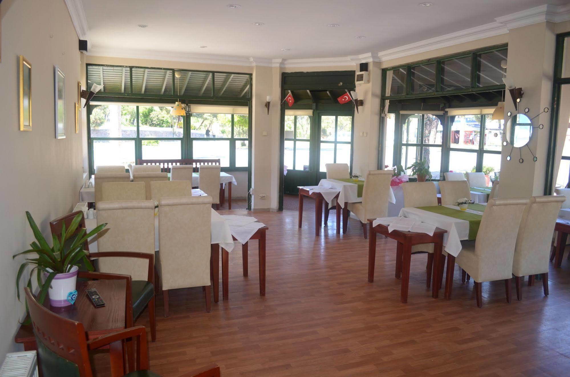 Silva Hotel Ayvalik Exterior photo