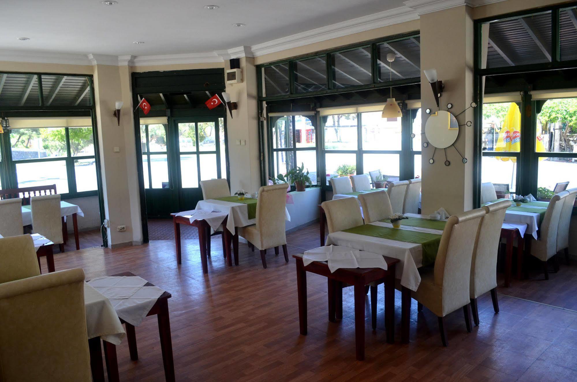 Silva Hotel Ayvalik Exterior photo