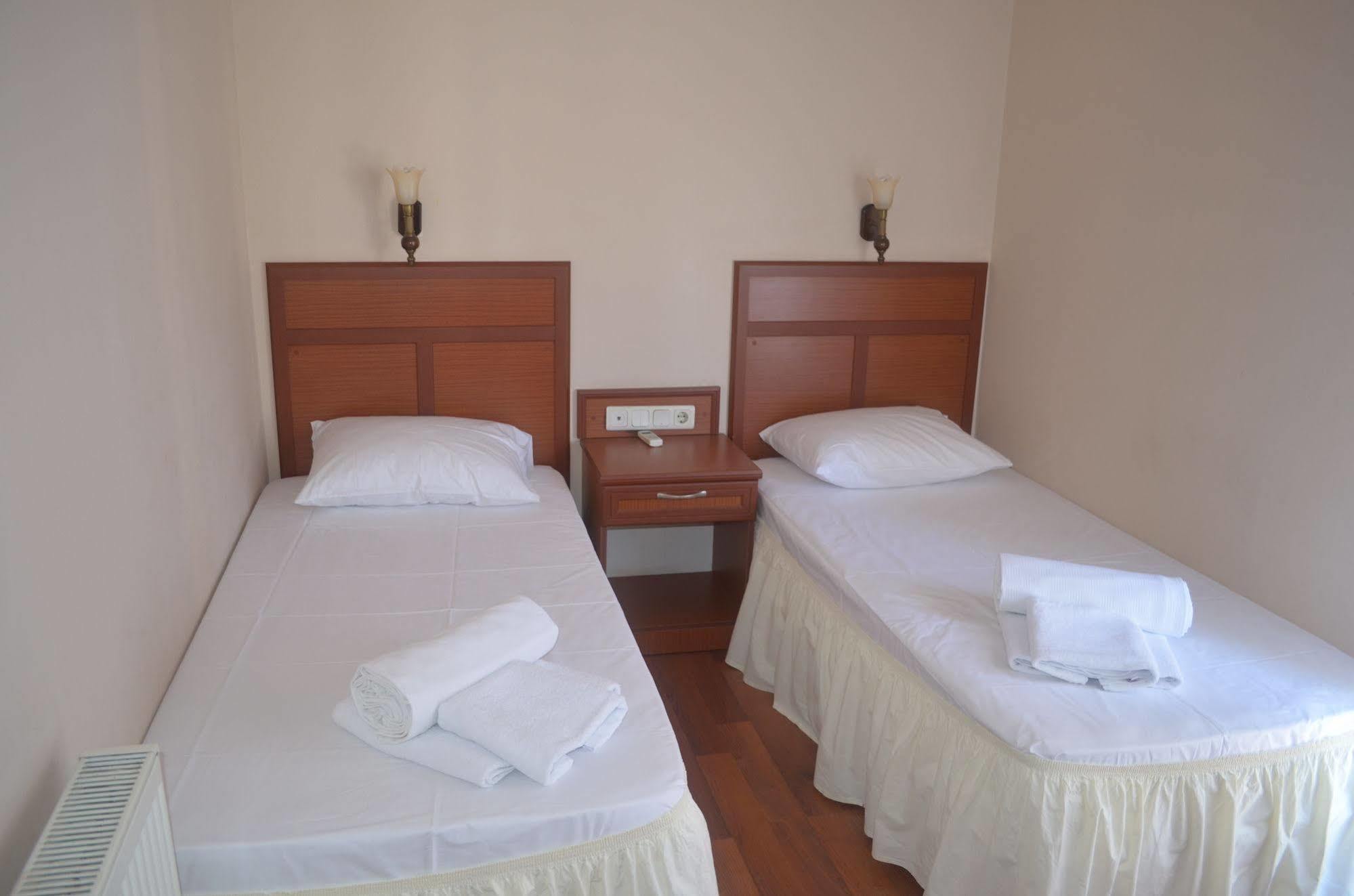 Silva Hotel Ayvalik Exterior photo